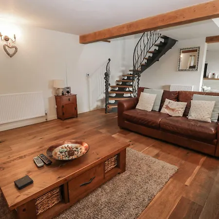Coopers Barn * Egton